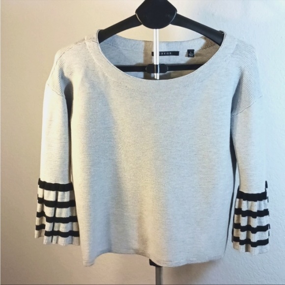 Cyrus GRAY Boxy Short Sweater w Bell Sleeves GORGEOUS!!  NWOT Sz L - Picture 2 of 5